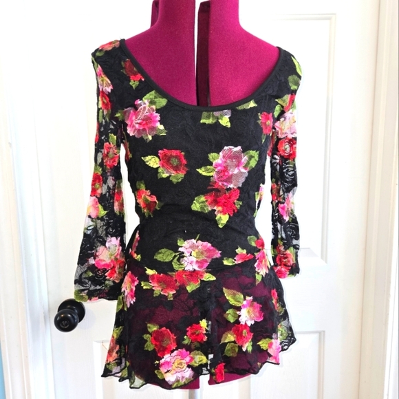 Small Black and Red Floral Lace Peplum Blouse - Picture 1 of 6